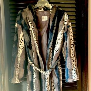 SPALALA FAUX FUR ROBE